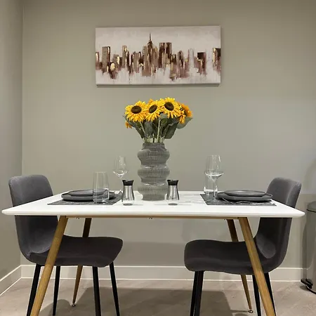 Luxury Centre Loft Apartment *